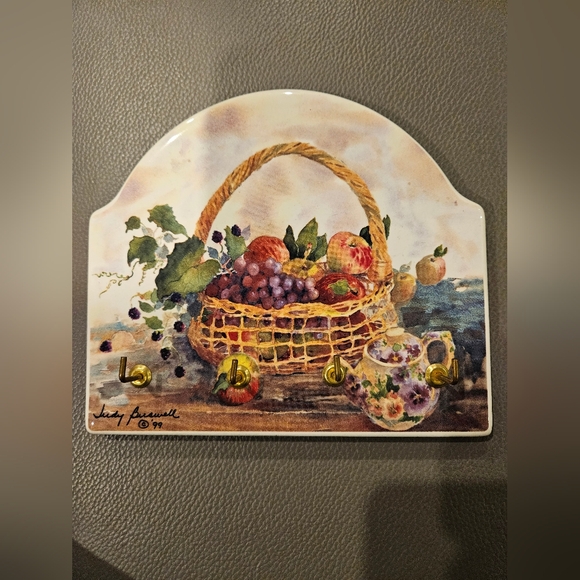 4 Key Holder Wall-mount Santa Barbara 1999 Judy Buswell "Basket of Fruit" - Picture 7 of 7